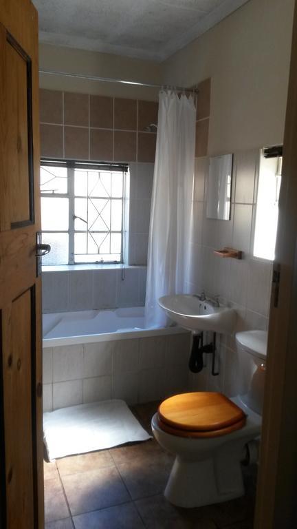 Boer En Brit Self Catering Accommodation Guesthouse Ladysmith Exterior foto
